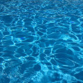 Wat is het effect van water drinken op een lege maag?
