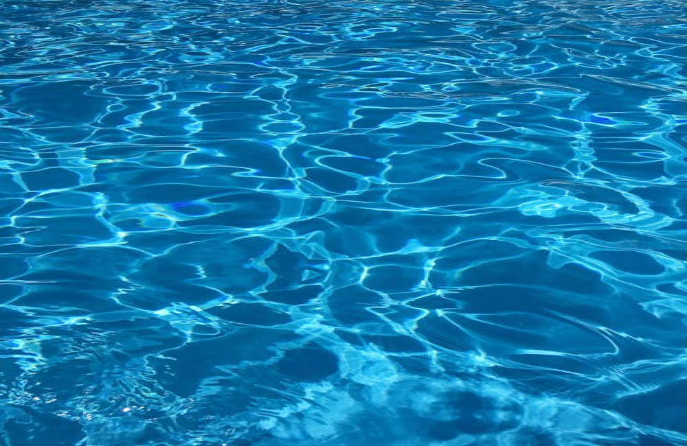 Wat is het effect van water drinken op een lege maag?